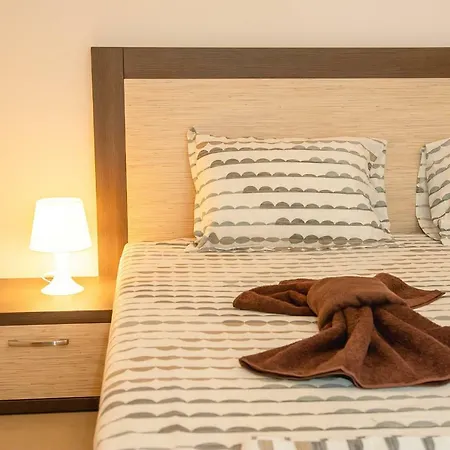 아파트 Sunset Vibes In - Breathtaking Views And Pool - By Flаt Manаger