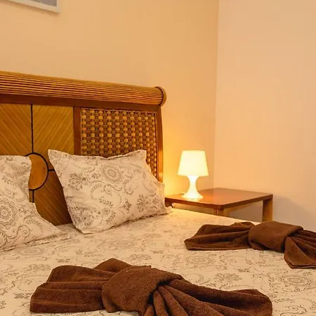 아파트 Sunset Vibes In - Breathtaking Views And Pool - By Flаt Manаger 아라피야