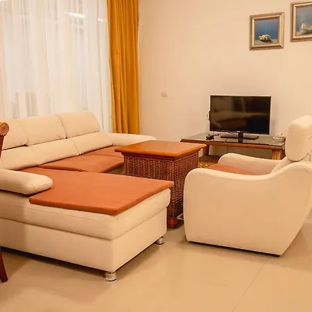 아파트 Sunset Vibes In - Breathtaking Views And Pool - By Flаt Manаger 아라피야