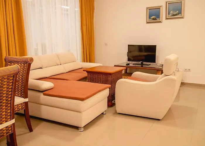 Апартамент Sunset Vibes In - Breathtaking Views And Pool - By Flаt Manаger Арапя